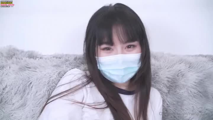 Onlyfans极品白虎网红小姐姐NANA 白丝的诱惑 4K原档流出